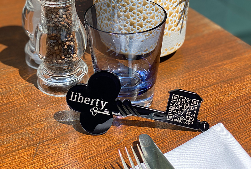 Digitale Speisekarte Kunststoff QR-Code Hotel Restaurant Liberty Offenburg
