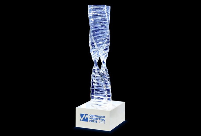 Pokal aus Kunststoff für Marketingpreis Offenburg Marketingclub Offenburg Ortenau