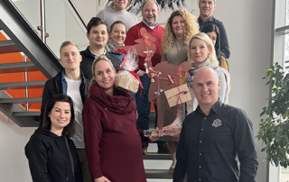 Mit einem lachenden und einem weinenden Auge wurde Melanie Lehmann von ihren Kolleginnen und Kollegen in den Mutterschutz verabschiedet.