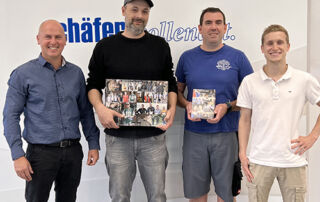 Schäfer Kunststofftechnik ehrt Hardy Merklinger und Sven Mecklinger für ihre langjährige Unternehmenszugehörigkeit