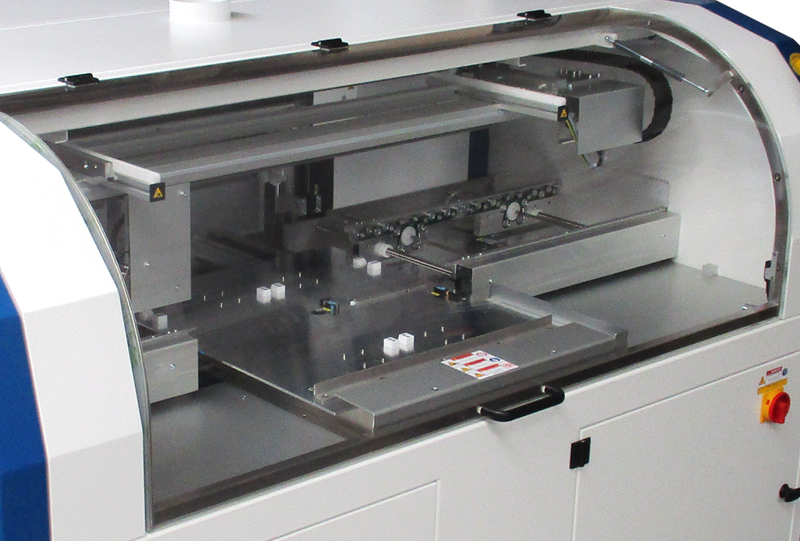 Maschinenhaube aus PLEXIGLAS® für die VAC765